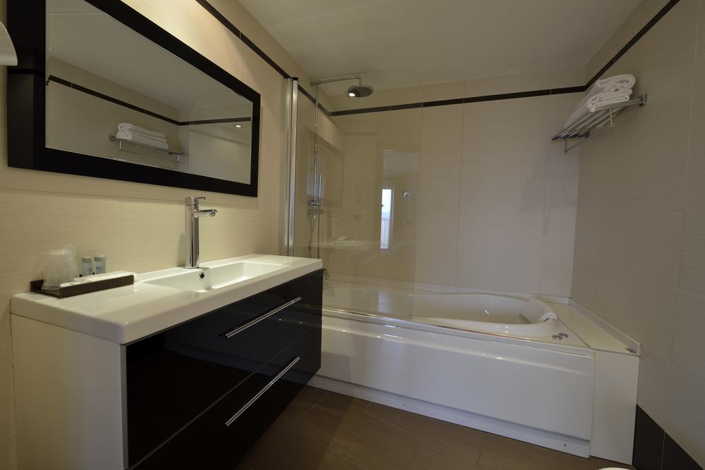 Hotel Ciutat D'Amposta Ngoại thất bức ảnh
